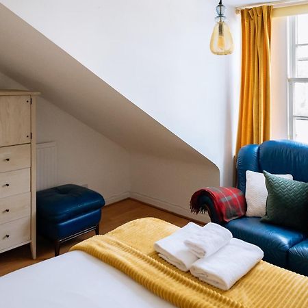 Charming 3 Bedroom Apartment In The Heart Of Vibrant Old Town Эдинбург Экстерьер фото